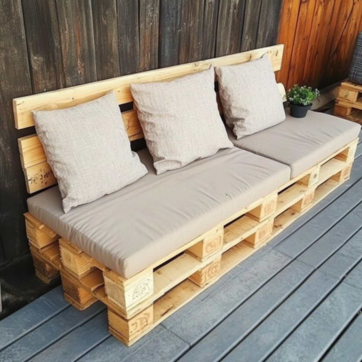 Wooden Pallet Bench