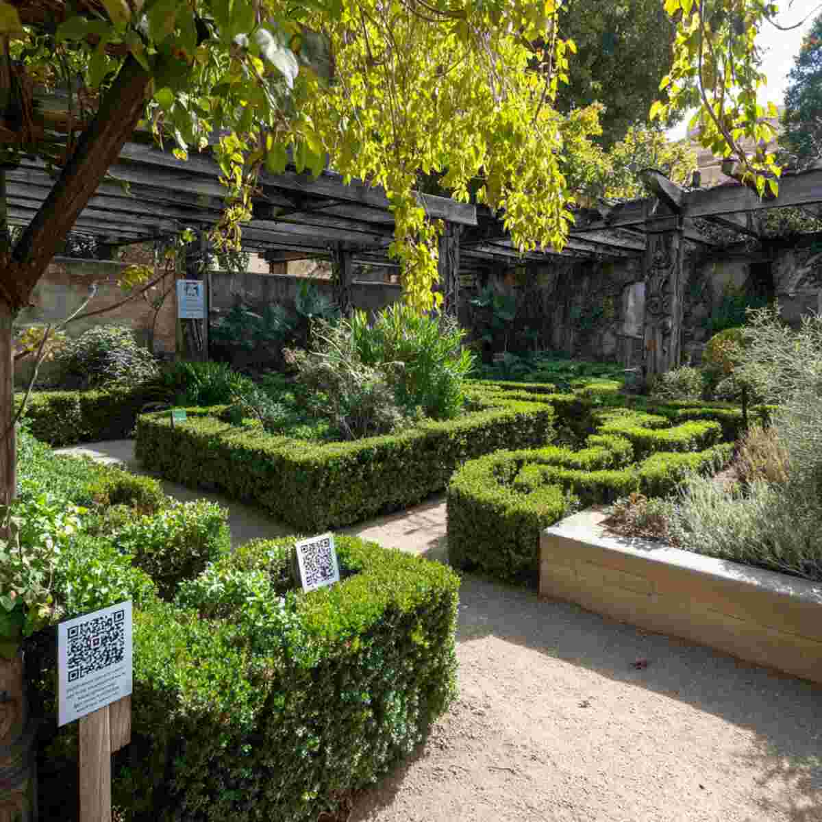 Historical Garden with QR Codes for Plant Origins
