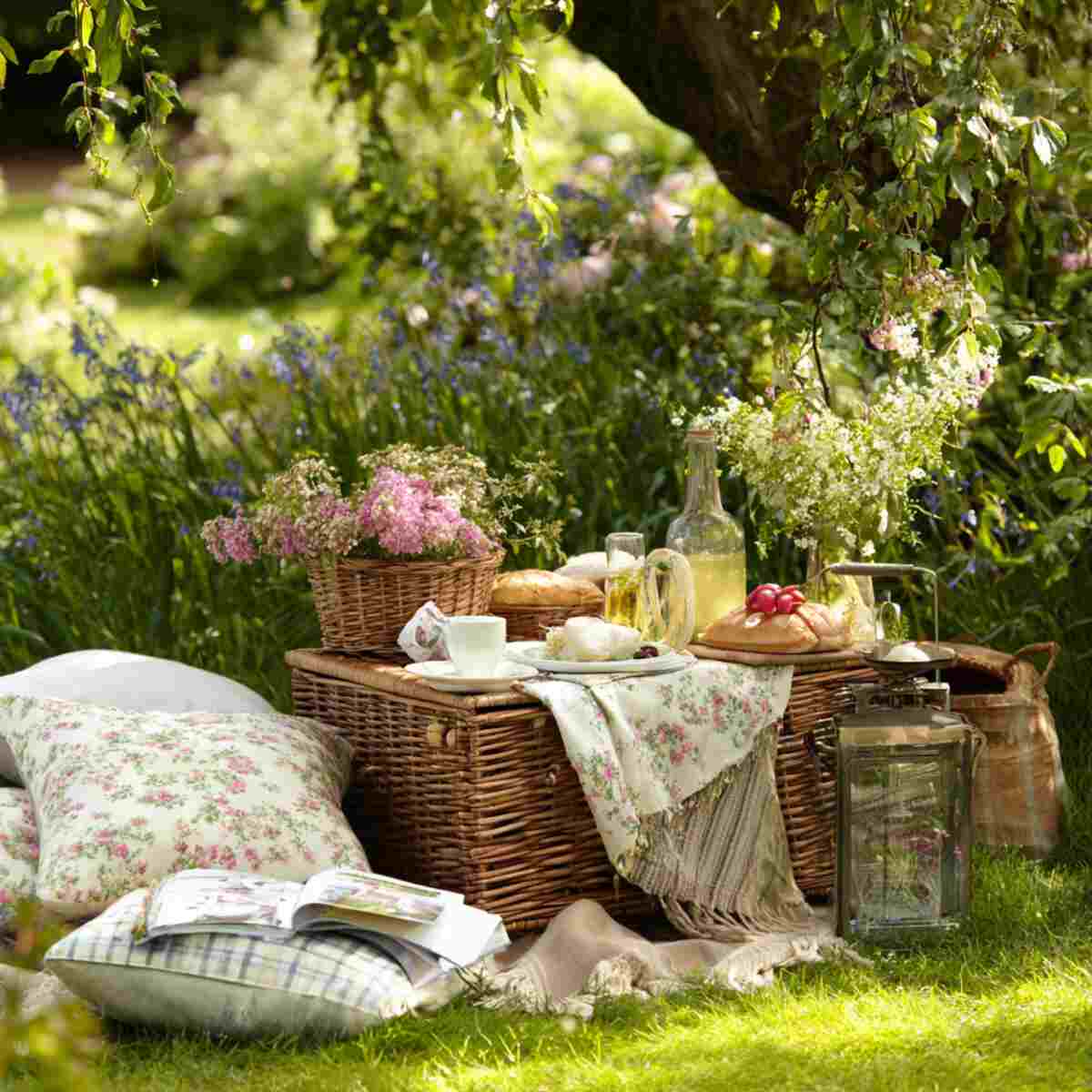 Weekend Garden Picnics