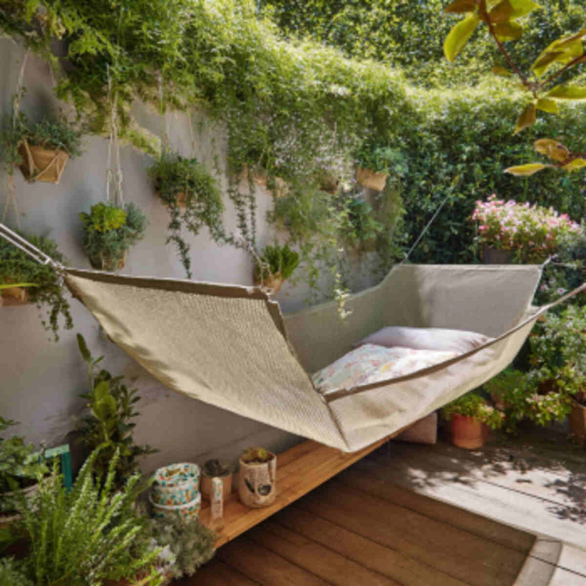Hanging Garden with Foldable Bed Mesh