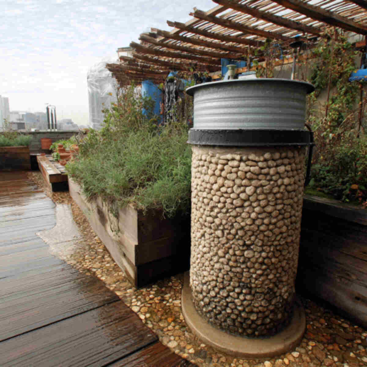 Pebble and Sponge Cascade Filter System