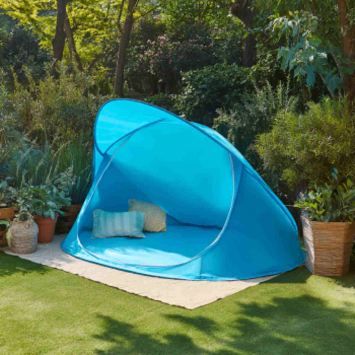 UV-blocking Foldable Beach Tent for Backyard Lounging