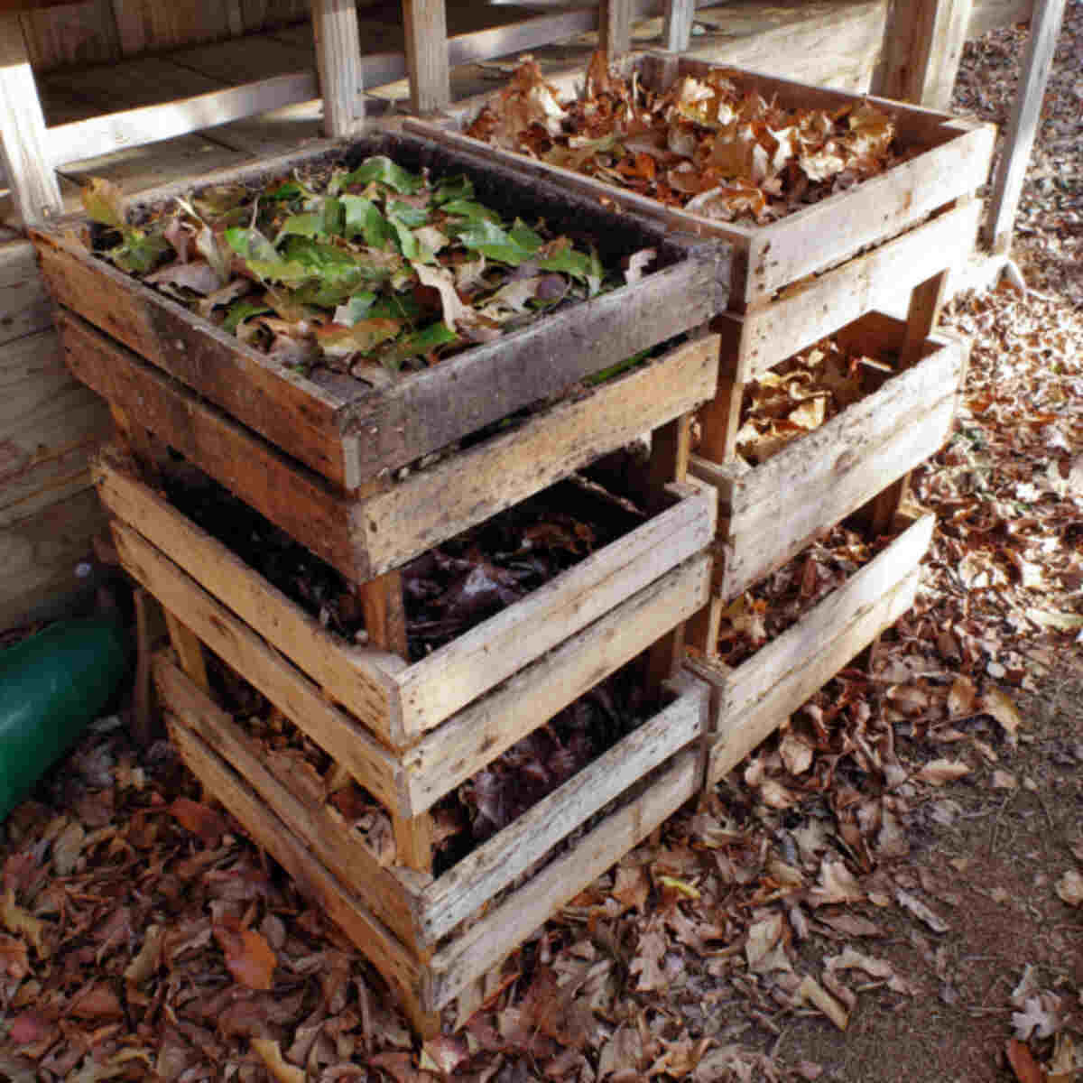 Stackable crate compost system