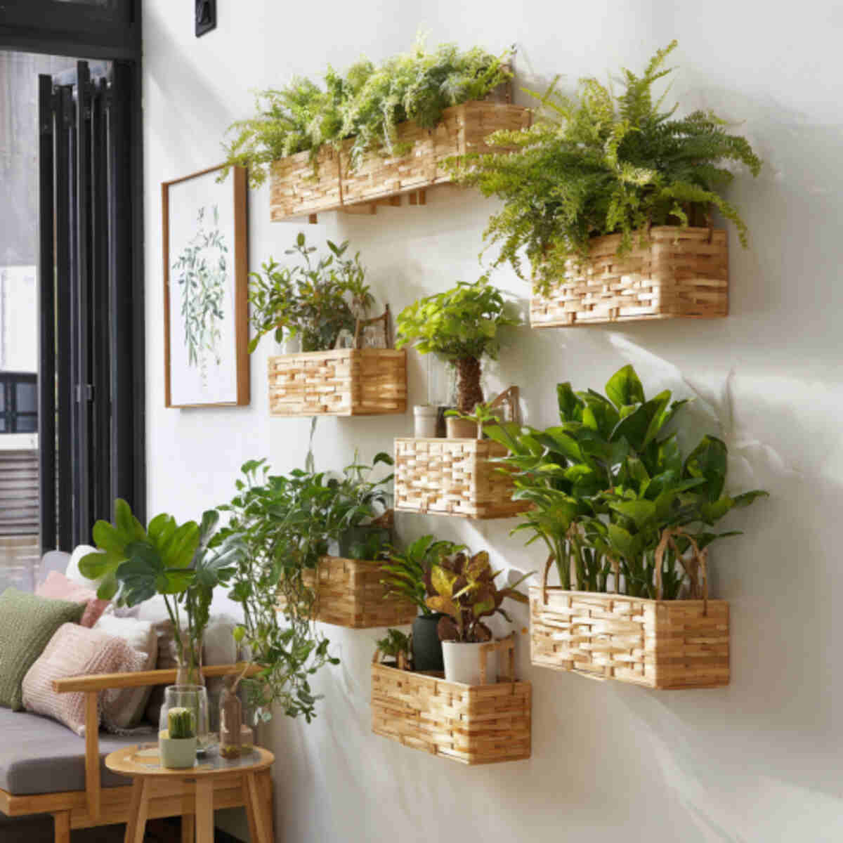 Wall-mounted wooden fruit basket
